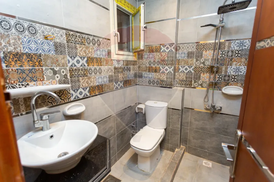 شقة مرخصه للبيع 120 م سموحه (كومباوند في ش النصر)