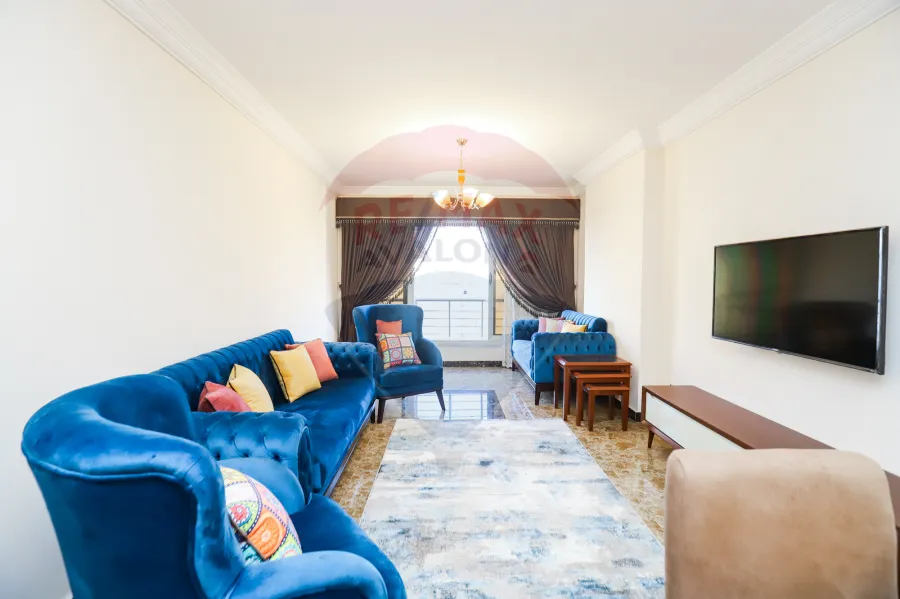 شقة مفروش للإيجار 160 م لوران (ش شعراوي - خطوات من البحر)