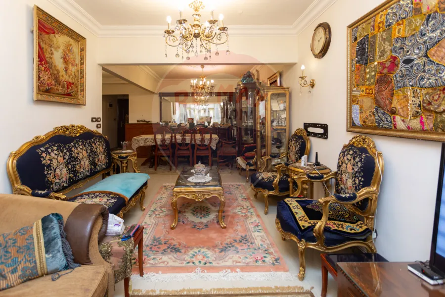 شقة للبيع 130 م ميامي (شارع إسكندر إبراهيم)