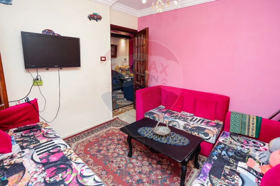 شقة للبيع 117 م زيزينيا (ش رياض)