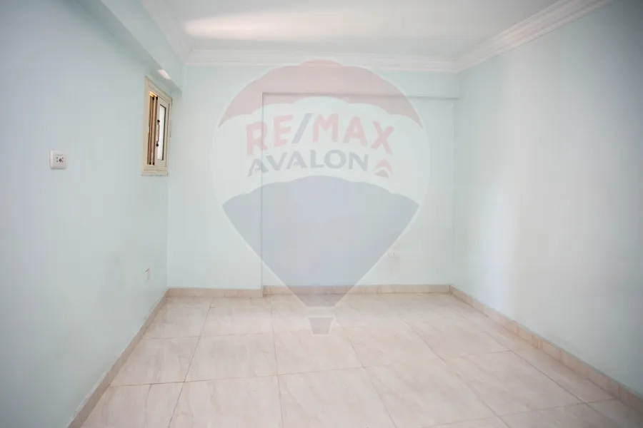 شقة للبيع 160 م ميامي (متفرع من ش جمال عبد الناصر)