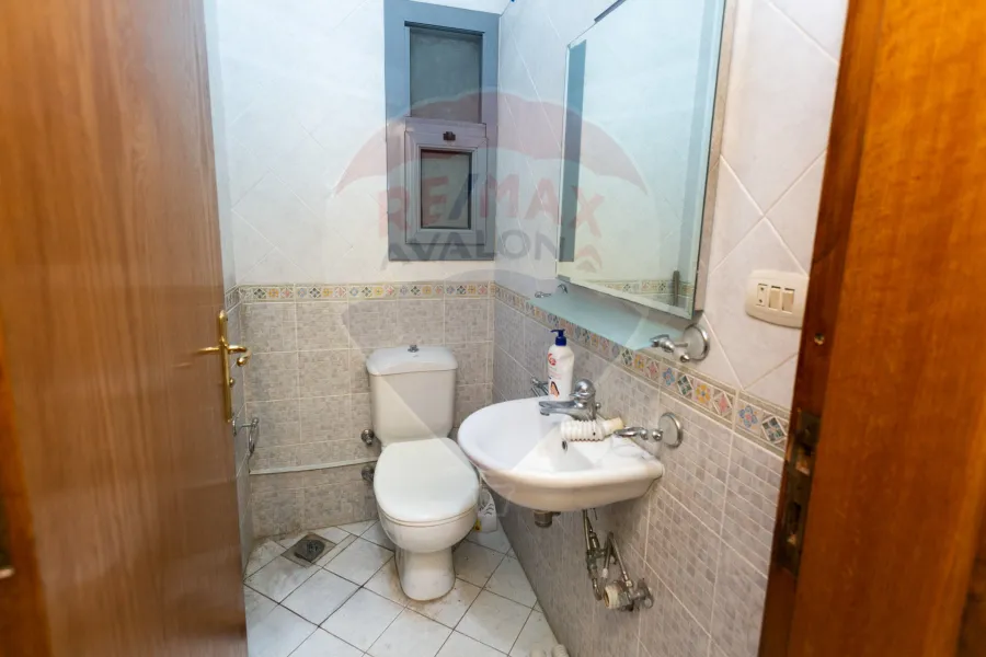 ميزان اداري للايجار 68 م سموحة (ش كمال الدين صلاح)