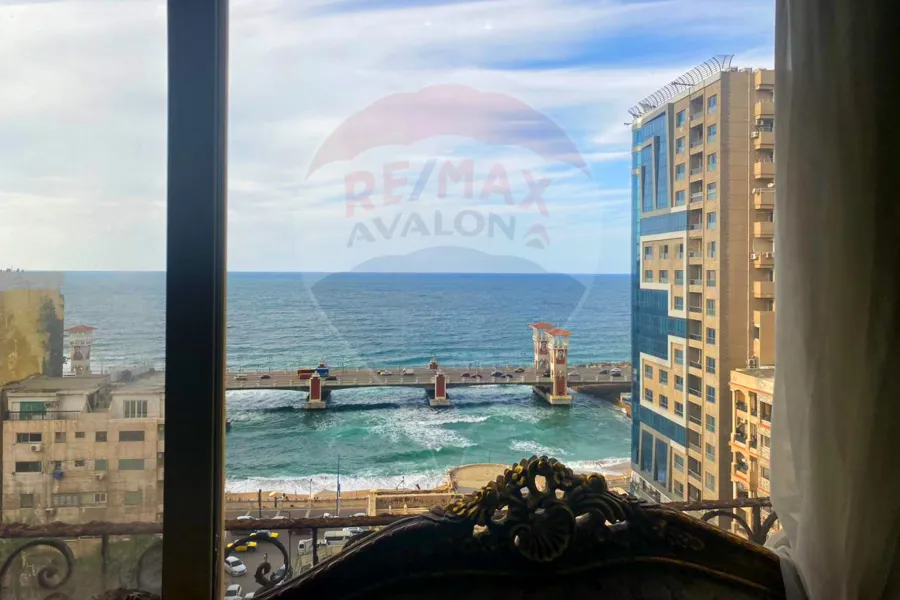 Apartment For Rent 200 m Stanley (Steps from the Sea)