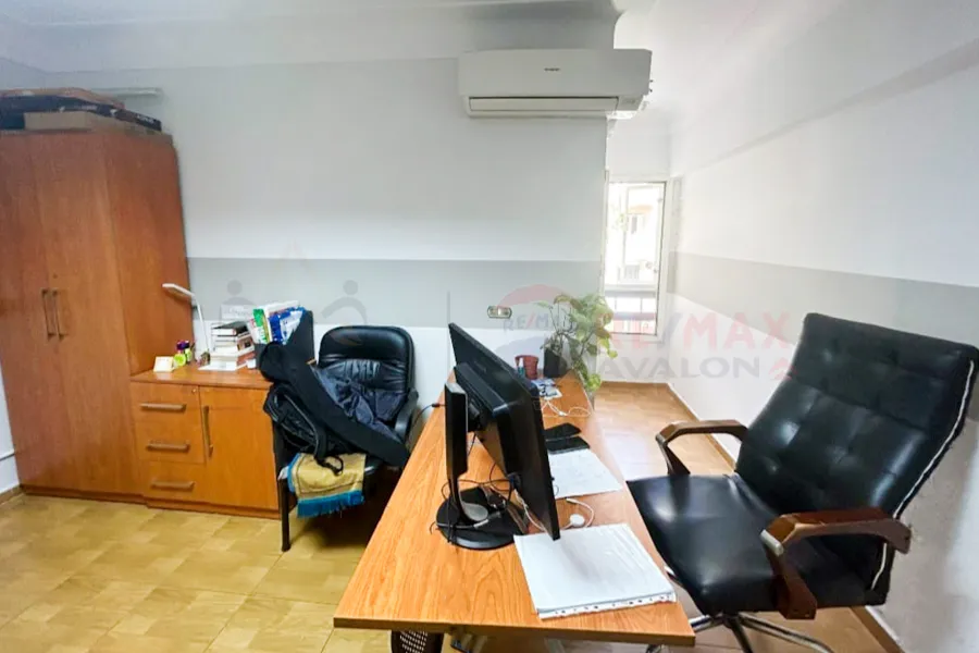 شقة للبيع 185 م زيزينيا (ش أبو قير - برج براند)