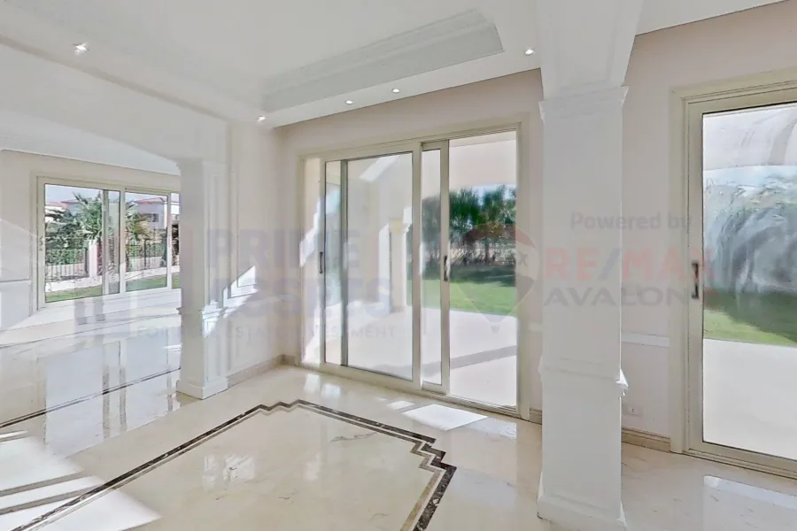 فيلا ستاند الون للبيع 807 م كينج مريوط (اليكس ويست - منطقة انطونيادس)