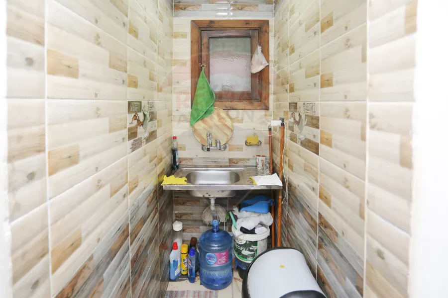 شقة إدارى للبيع 70 م سيدى جابر (خطوات من ش المشير)