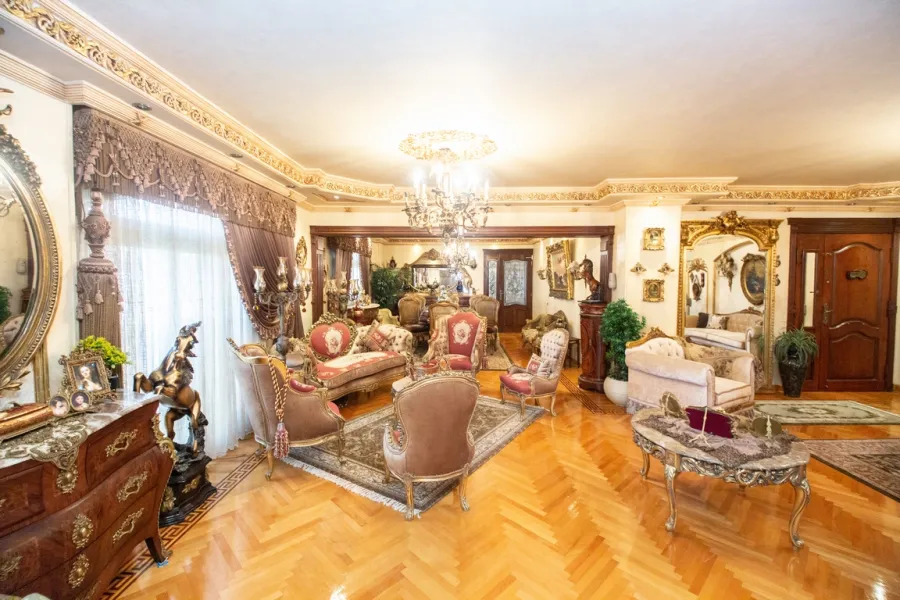 شقة للبيع 277م جليم(علي الترام مباشرة)