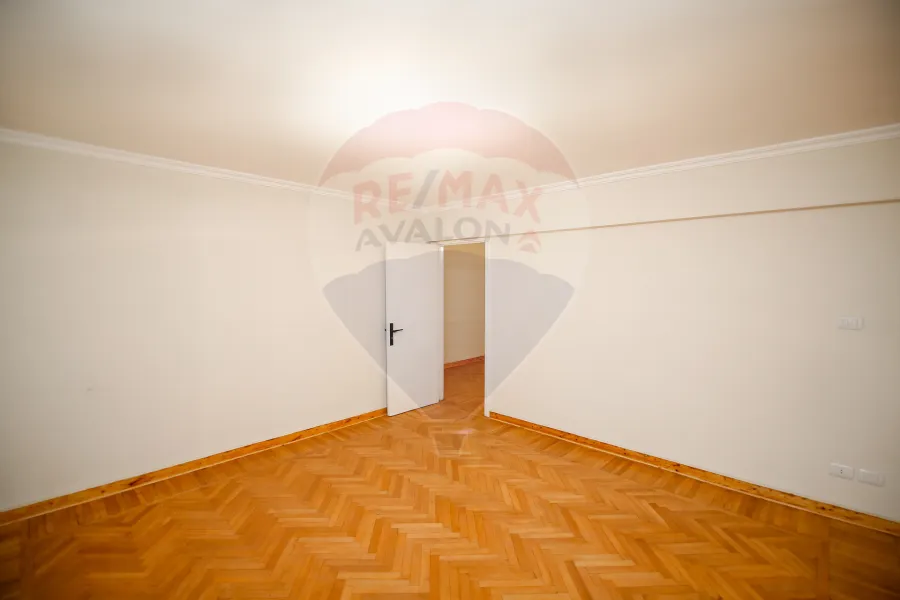 Apartment for sale 310 m net Latin District (Fouad St.- brand building)