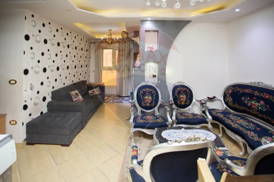 شقه للبيع 135 م سموحة (ش النصر)