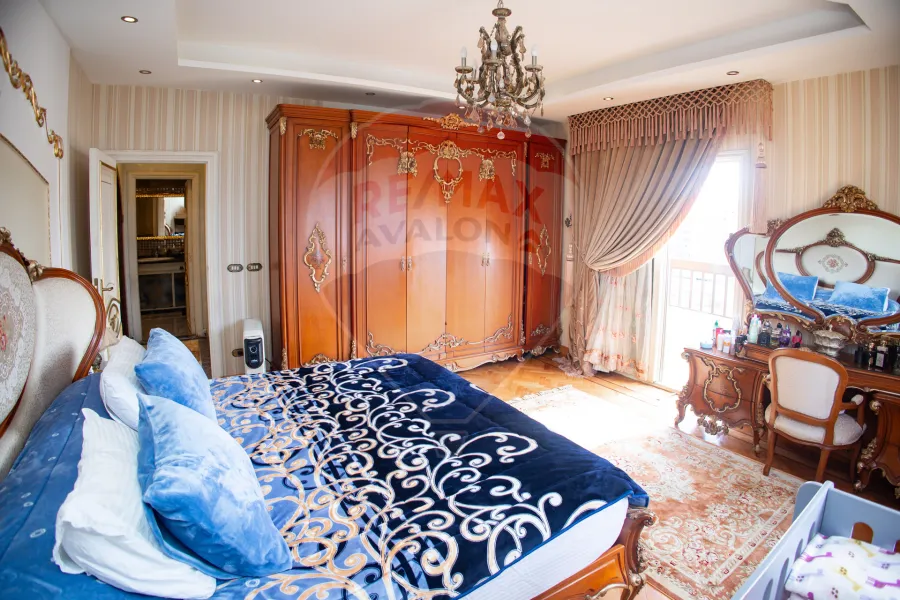 Penthouse apartment for sale 440 m Al Asafra (directly on the sea - Brand Building)