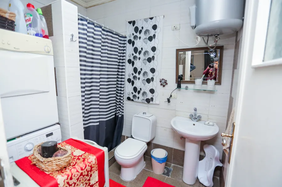 شقة للبيع 126 م ستانلي ( بجوار المتحف البحري )