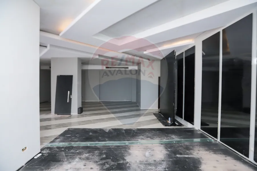 Shop for rent 260 m Stanly (Sec Num from the sea )