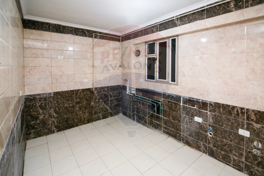 Apartment for sale 200 m Ibrahimia (second number from the sea)