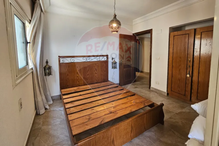 Apartment for sale 126 m Sidi Gaber (directly on the sea)