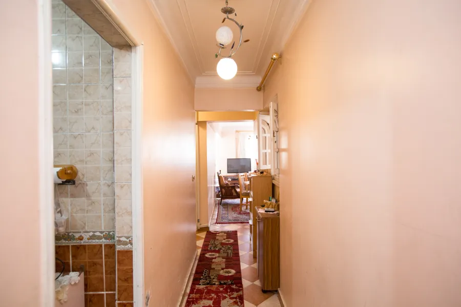 شقة للبيع 82 م صافي محرم بك ( ش الرصافة )