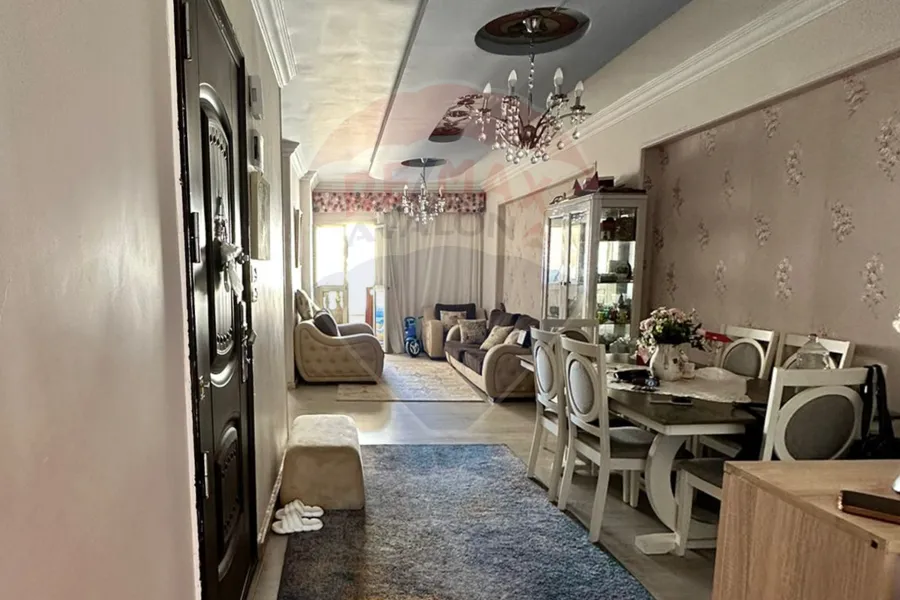 Apartment for sale 135 m Moharam Bek (Zein El Abidin St.)