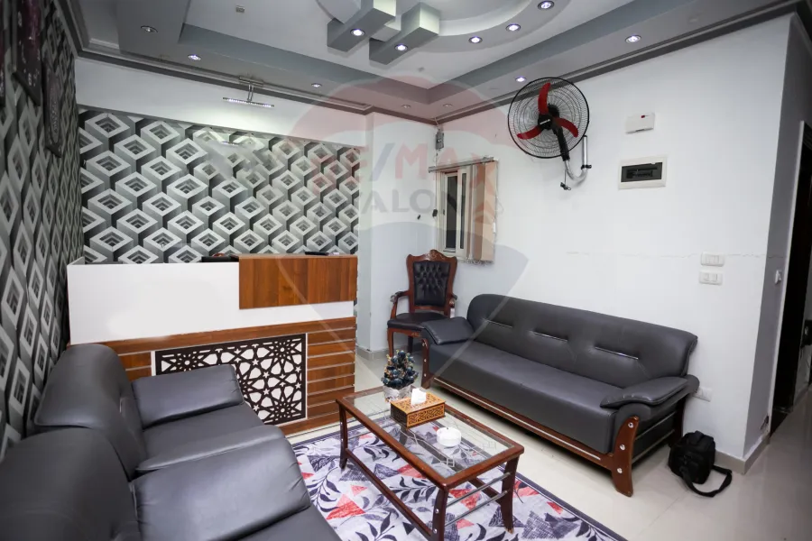 مقر اداري للبيع 110 م محرم بك (ش الرصافة )