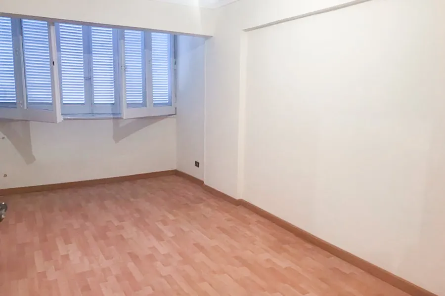 شقة إدارى للايجار 100م سموحة (بالقرب من كارفور سموحة و ش مصطفى كامل)