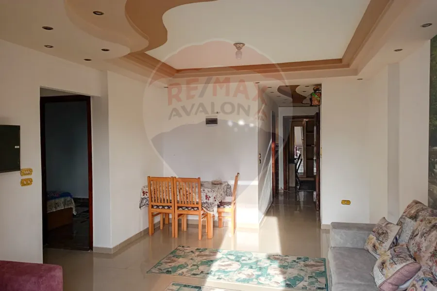 شقة للبيع 110 م كامب شيزار (جانبي بحر)