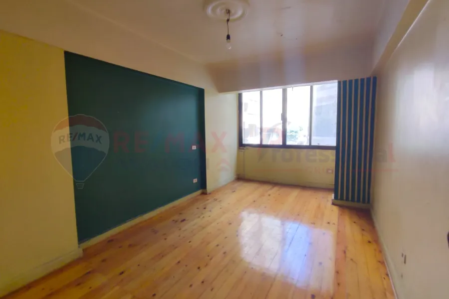 شقة للايجار 140 م سان ستيفانو (على الترام)- تصلح اداري