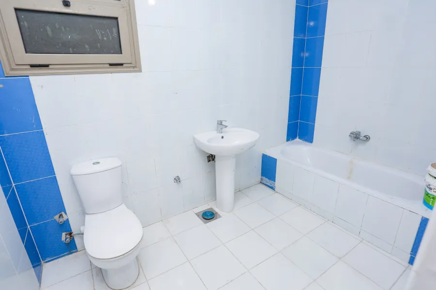 شقة للبيع 210 م السرايا (ثانى نمرة من البحر)