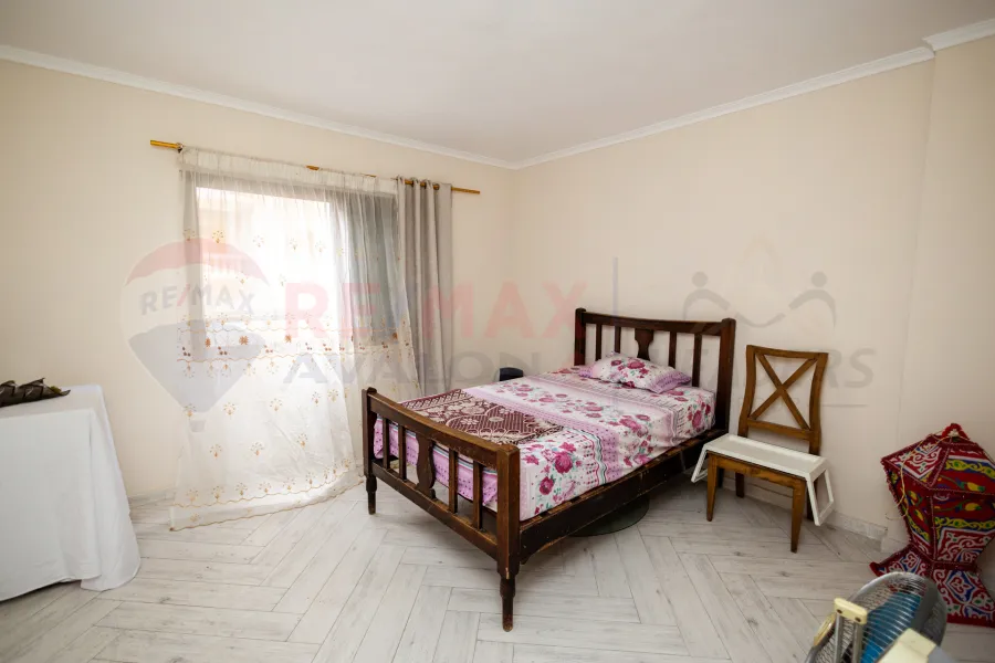 Apartment for rent 100 m Sidi Bishr (2nd number from sea)
