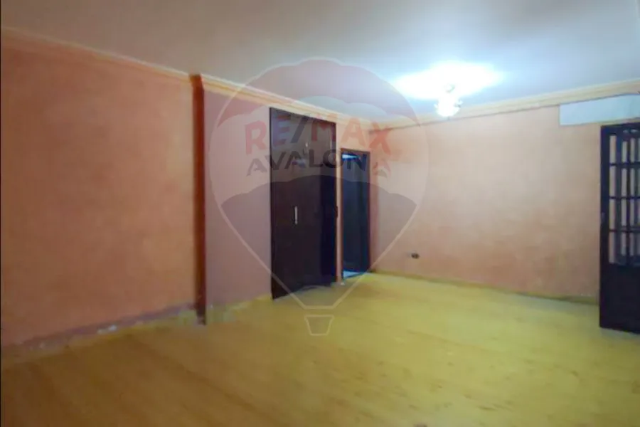 Apartment for sale 230 m Gleem (Moustafa fahmy st. next to elshrouk hospital)