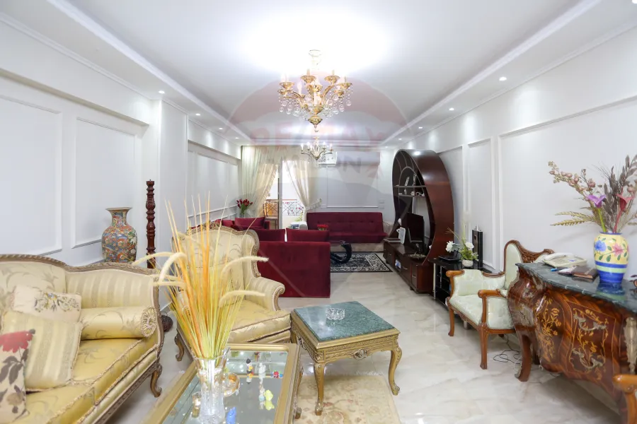 شقة للبيع 195 م كفر عبده (ميدان سانت جيني - عماره براند)