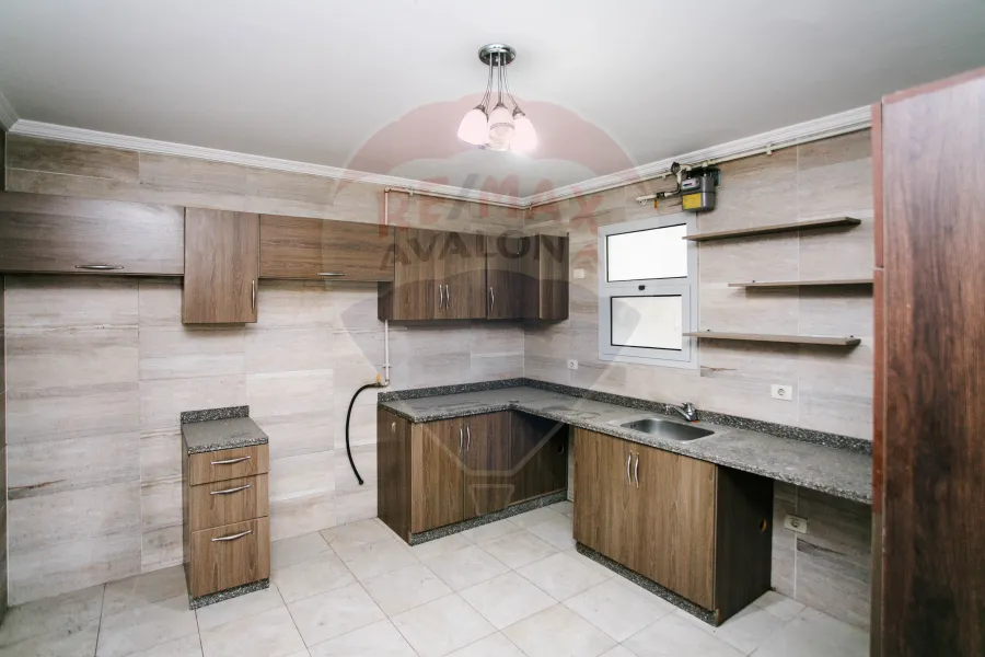 شقة للبيع 202 م سابا باشا (قصر المرغيني)