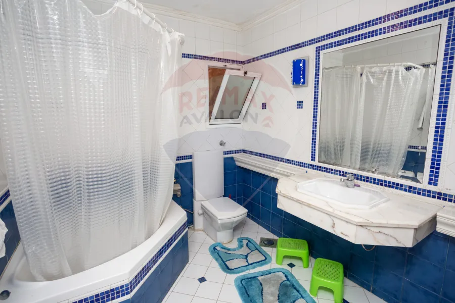 شقة للإيجار المفروش 240 م الحي اللاتيني (خطوات من ش فؤاد الرئيسي)