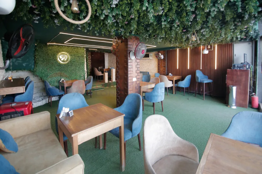 محل للإيجار المفروش أرضى 100م+ صندرة الإبراهيمية (على البحر مباشرة )