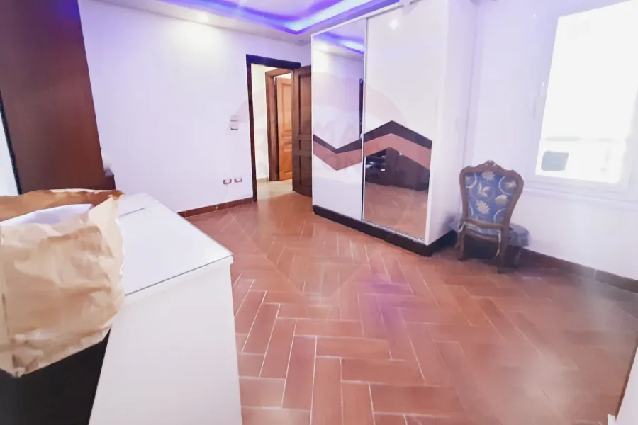 Apartment For Sale 160 m Roushdy (Steps From Sirya St.)