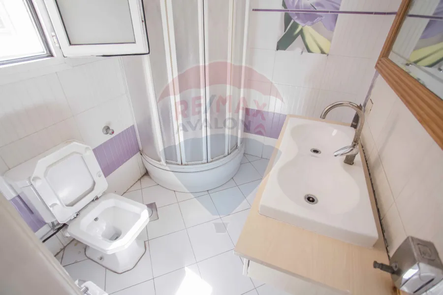 فيلا تريبلكس مفروشة للايجار475 م محرم بك (كومباوند ميروزا بجوار كارفور)