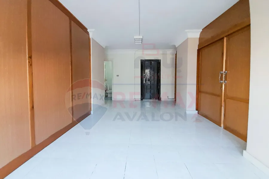 ميزان اداري للايجار 95 م السيوف (ش اديب معقد)