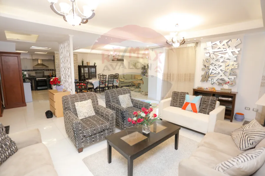 (شقة للإيجار 215 م العصافرة (أول نمرة من البحر