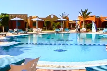 شاليه للبيع (رويال بيتش - رأس الحكمه) 80 م