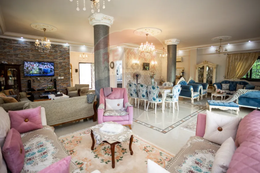 Villa for sale 610 m King mariout (Lakeside Paradise compound)