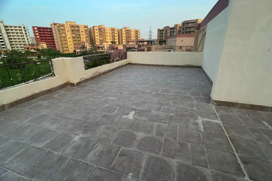 فيلا ستاند الون للبيع (مارسيليا لاند) 300 م مباني