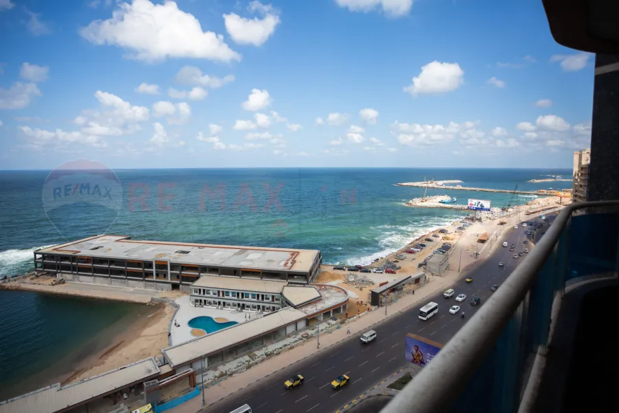 شقة للبيع 600 م سان ستيفانو (على البحر مباشرة - برج النحاس)