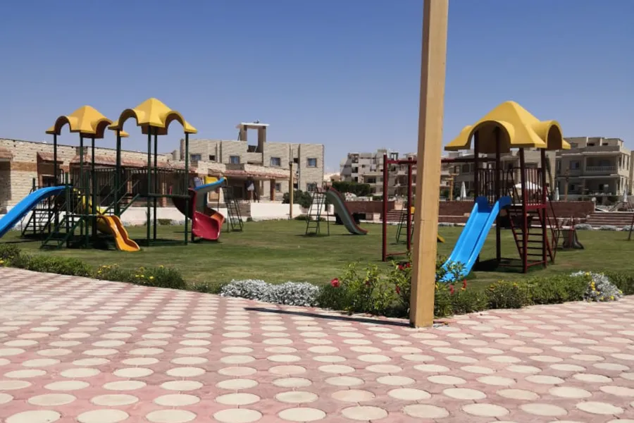 شالية علوي للبيع  (لاميرا بيتش - راس الحكمة) 90 م