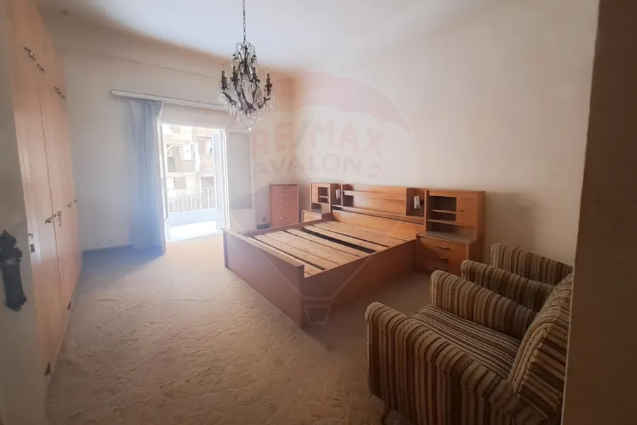 مكتب للإيجار 250 م لوران (ش الإقبال)