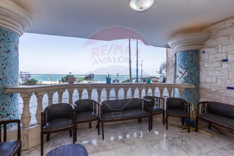 شقة إداري للبيع 170 م المندرة (علي البحر مباشرة)