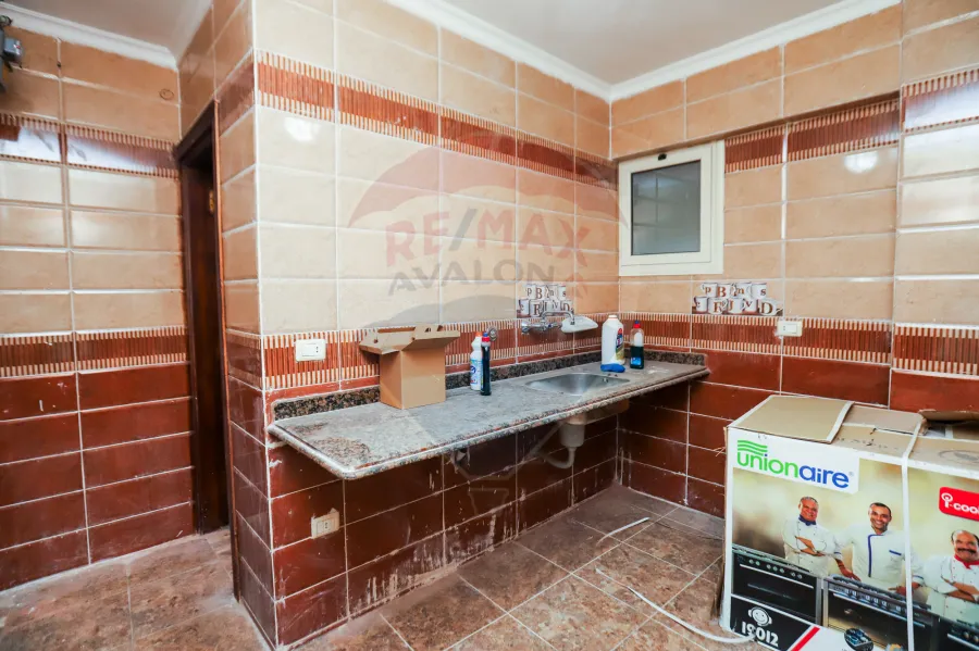 Apartment for sale 160 m Sidi Gaber (El-Mosher St Steps From Sea -Tram Station)