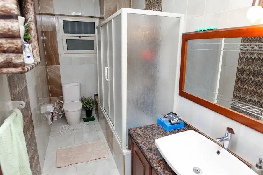 شقة للبيع 180م لوران (ش الأقبال الرئيسي)