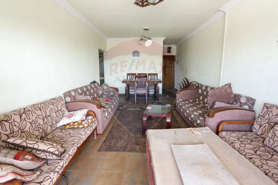 شقه للبيع 134 م سيدي جابر ( أعلى سيتي سكوير مول - علي البحر مباشرة - الابراج الاستثماريه )