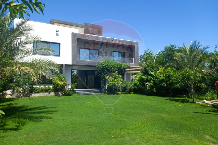 فيلا ستاند الون للبيع 640 م كينج مريوط  (كمبوند الواحة)