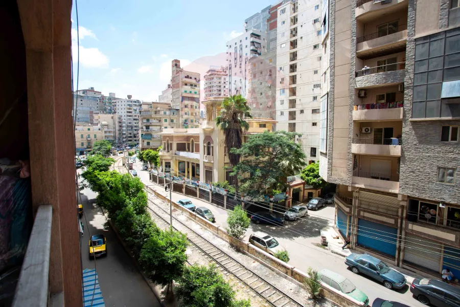 Apartment For sale 170 m Janaklis (directly on the tram station)