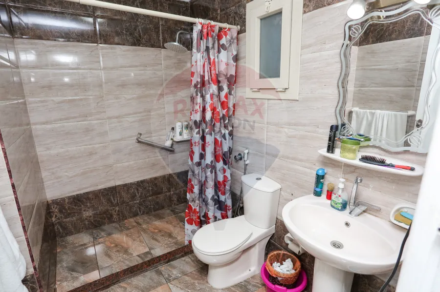 شقة للبيع 110 م لوران (على البحر مباشرة)