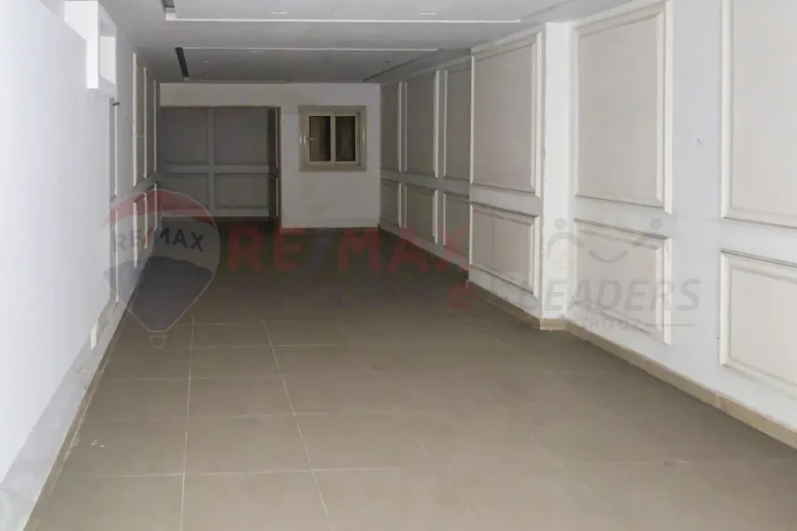 مقر إداري للايجار 180 م كامب شيزار (متفرع من ش بور سعيد)