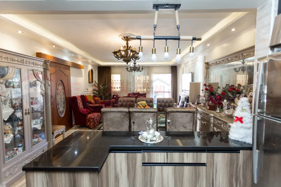 شقة للبيع 130 م رشدي (ابراج ظباط مصطفي كامل)